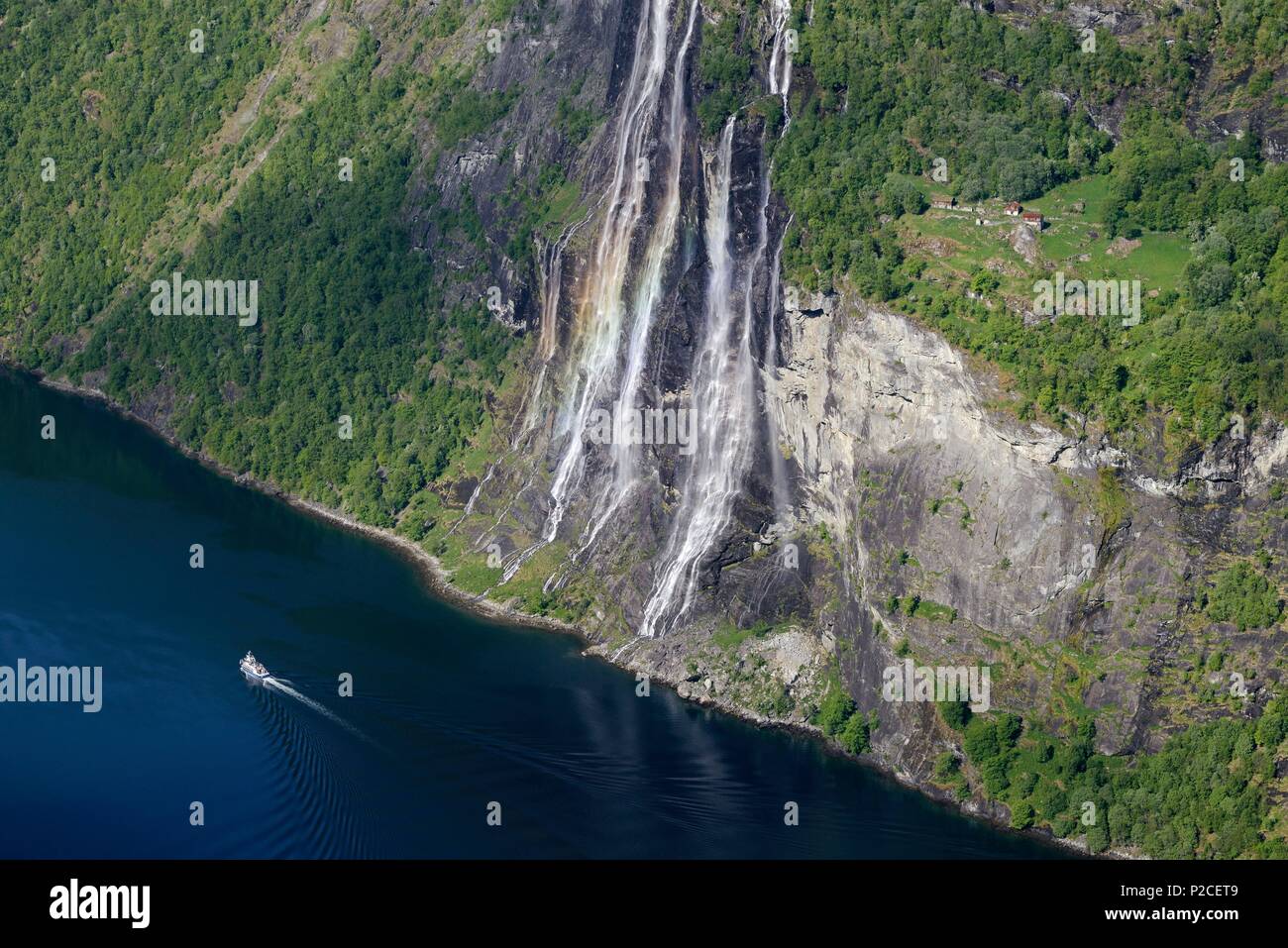 La Norvège, More og Romsdal, fjord de Geiranger (Geirangerfjord), classée au Patrimoine Mondial de l'UNESCO, randonnée à la ferme, Skagefla Sept Sœurs waterfall Banque D'Images