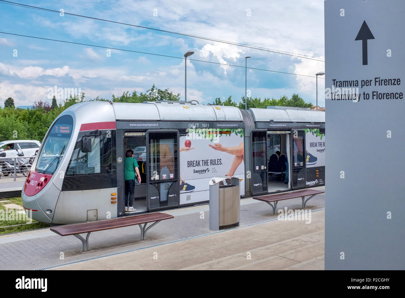 Le tramway reliant la Villa Costanza à Florence, Florence, Italie Banque D'Images