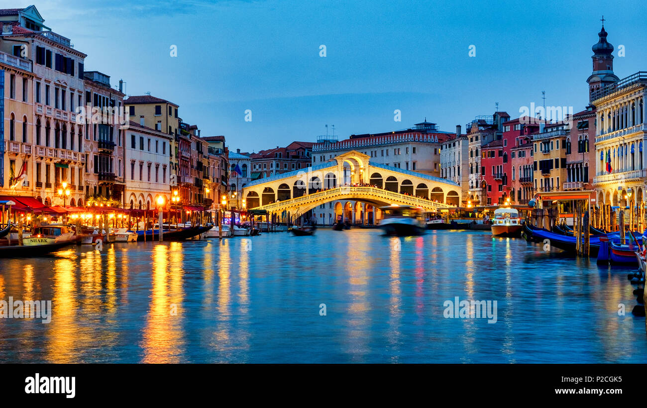 Ponte di Rialto, Venise, Italie Banque D'Images