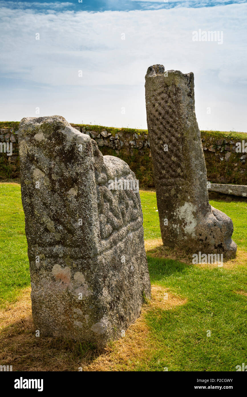 UK, Cornwall, Cleer, Roi Doniert St Pierre, inscrit la base de croix celtique Banque D'Images