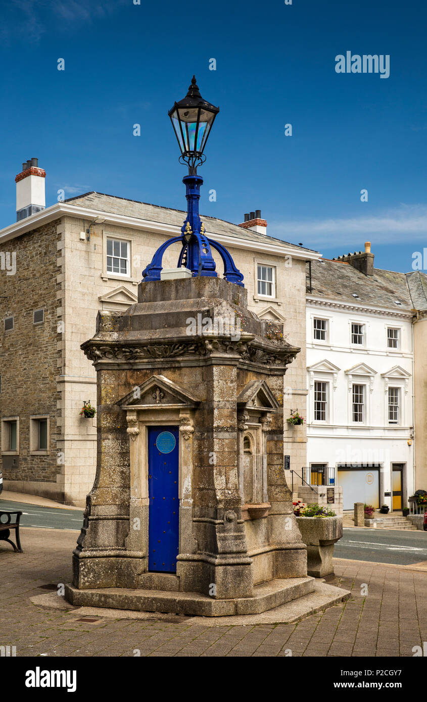 New Liskeard, Cornwall, Royaume-Uni, la Parade, 1871 fontaine, conçu par l'architecte local Riz Henry Banque D'Images