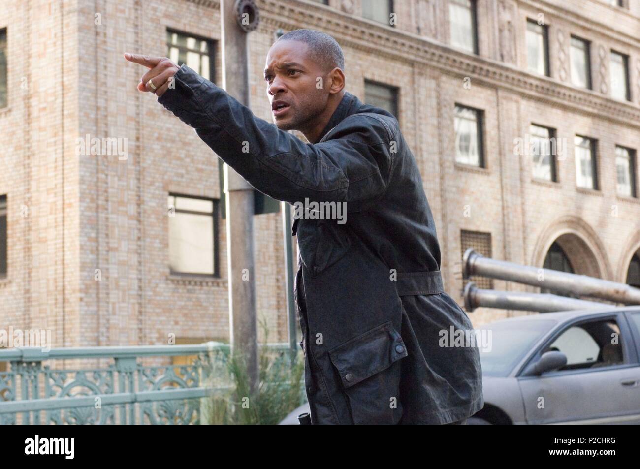 Titre original : I Am Legend. Titre en anglais : JE SUIS UNE LÉGENDE. Directeur de film : Francis Lawrence. Année : 2007. Stars : Will Smith. Credit : WARNER BROS. PICT./Village Roadshow. PICT/WEED ROAD/ PICT / WETCHER, BARRY / Album Banque D'Images