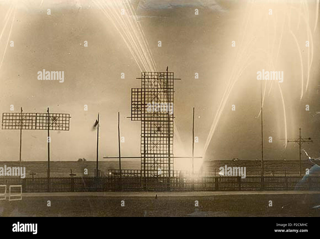 . Une photo insolite, celui-ci, de l'artifice à la première Tailteann Games ou d'Aonach Tailteann, qui a eu lieu à Croke Park, Dublin, entre le 2 et 17 août 1924. Pour tous ceux qui veulent en savoir plus sur cet étonnant phénomène sportif et politique, lire  <a href ='http://www.theirishstory.com/2011/02/23/the-tailteann-games-1924-1936/' target =' vide' rel ='nofollow' >Ce blog </a > de  <a href ='http://www.theirishstory.com/' target =' vide' rel ='nofollow' >L'histoire irlandaise </a >. Date : 15 août 1924 Réf. int :  <a href ='http://catalog.nli.ie/Record/vtls000218269' target =' vide' rel ='nofollow' > Banque D'Images