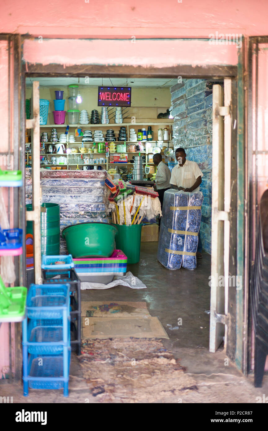 La vie dans un petit village ville magasin à Mumbwa Zambie, sur la Great West Road. La ville est un dépôt central pour la région qui comprend de la Kafue. Banque D'Images
