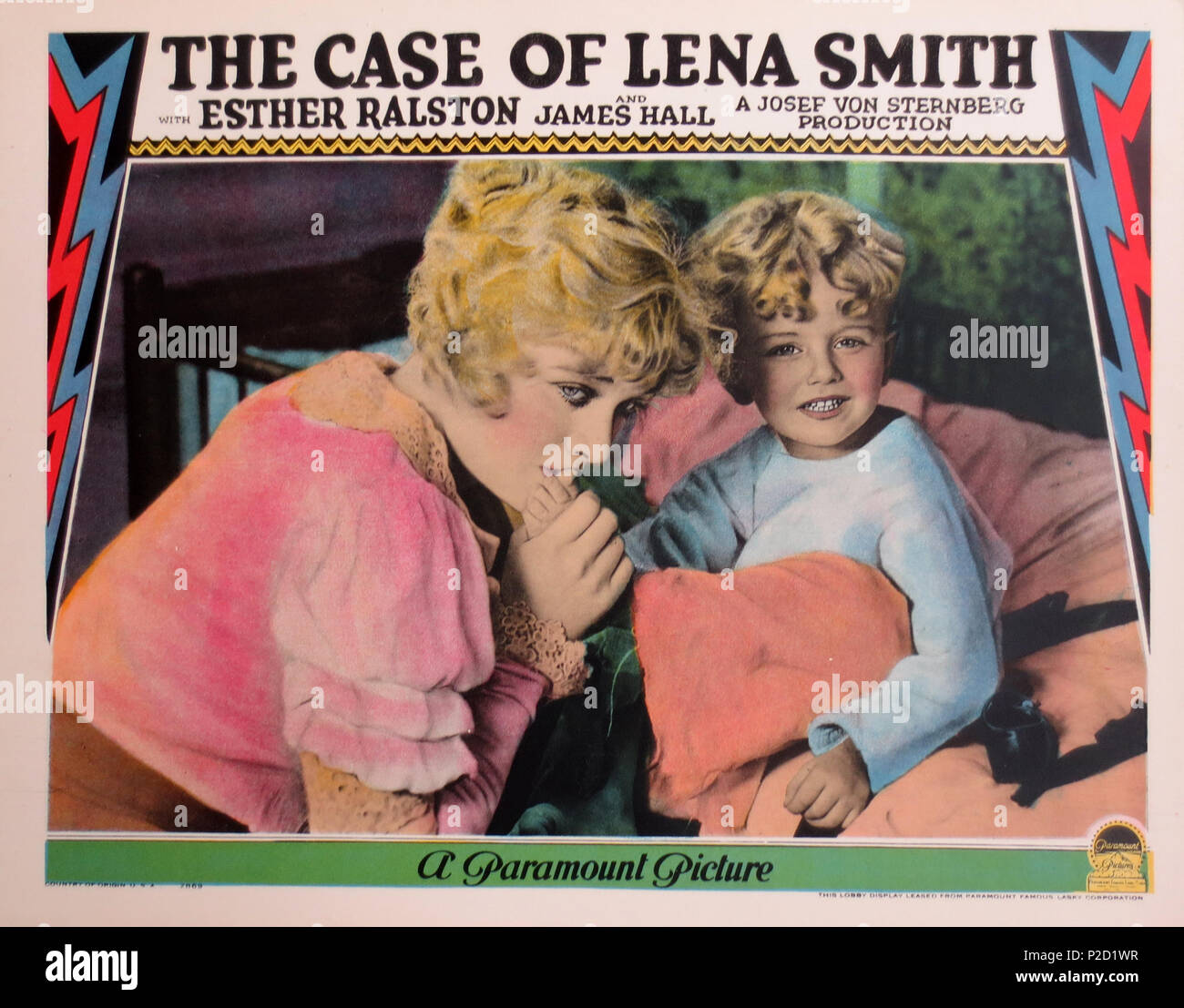 . Français : le cas de Lena Smith (film) 1929. Josef von Sternberg, réalisateur. Carte du hall. Esther Ralston, Wally Albright. Famous-Players-Lasky-Paramount Studios, Josef von Sternberg . 1929. Famous-Players-Lasky-Paramount Studios, Josef von Sternberg 62 Le cas de Lena Smith (film) 1929. Josef von Sternberg, réalisateur. Carte du hall. Esther Ralston, Wally Albright Banque D'Images