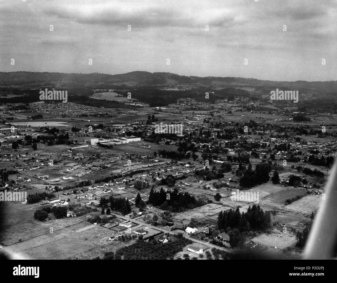 . Anglais : Au nord-est vue sur Beaverton High School. Images historiques de Beaverton, Oregon. . Photographe inconnu 37 Northeast view dans Beaverton High School (Beaverton, Oregon Historical Photo Gallery) (284) Banque D'Images