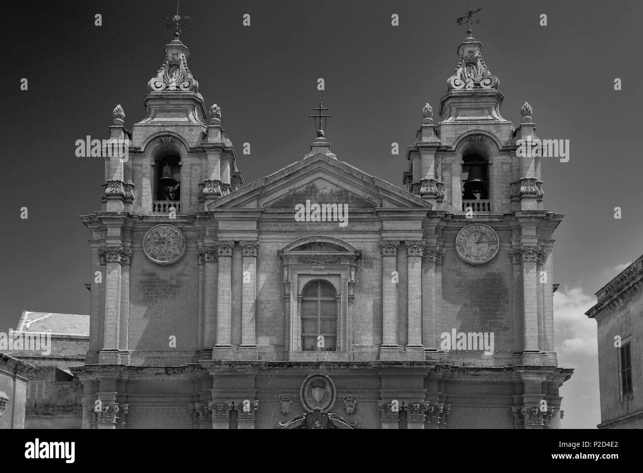 Vue d'été de la Cathédrale St Paul, la ville silencieuse de Mdina, Malte Banque D'Images