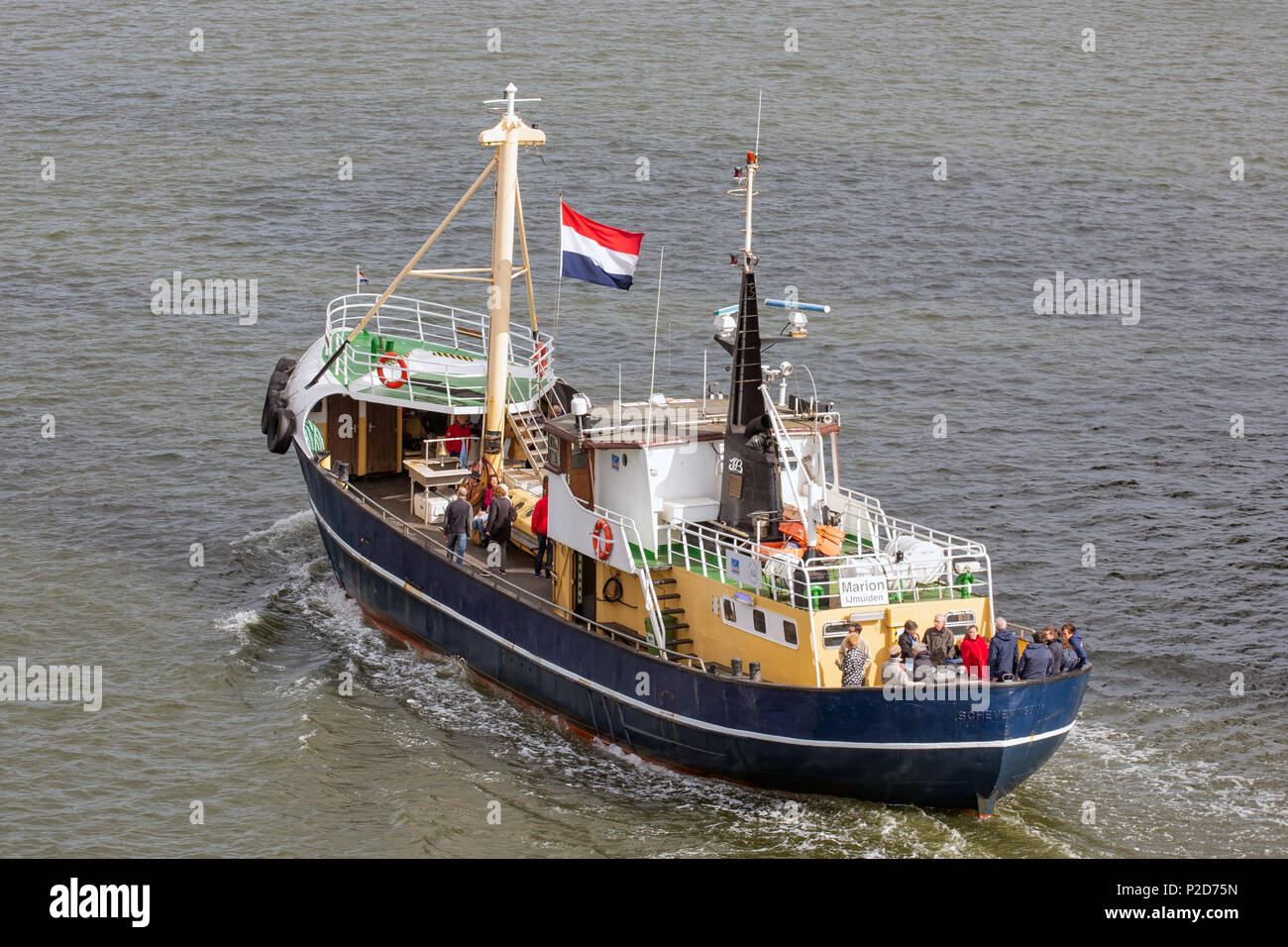 Vue aérienne de petits navires de pêche, usd maintenant pour visiter Banque D'Images