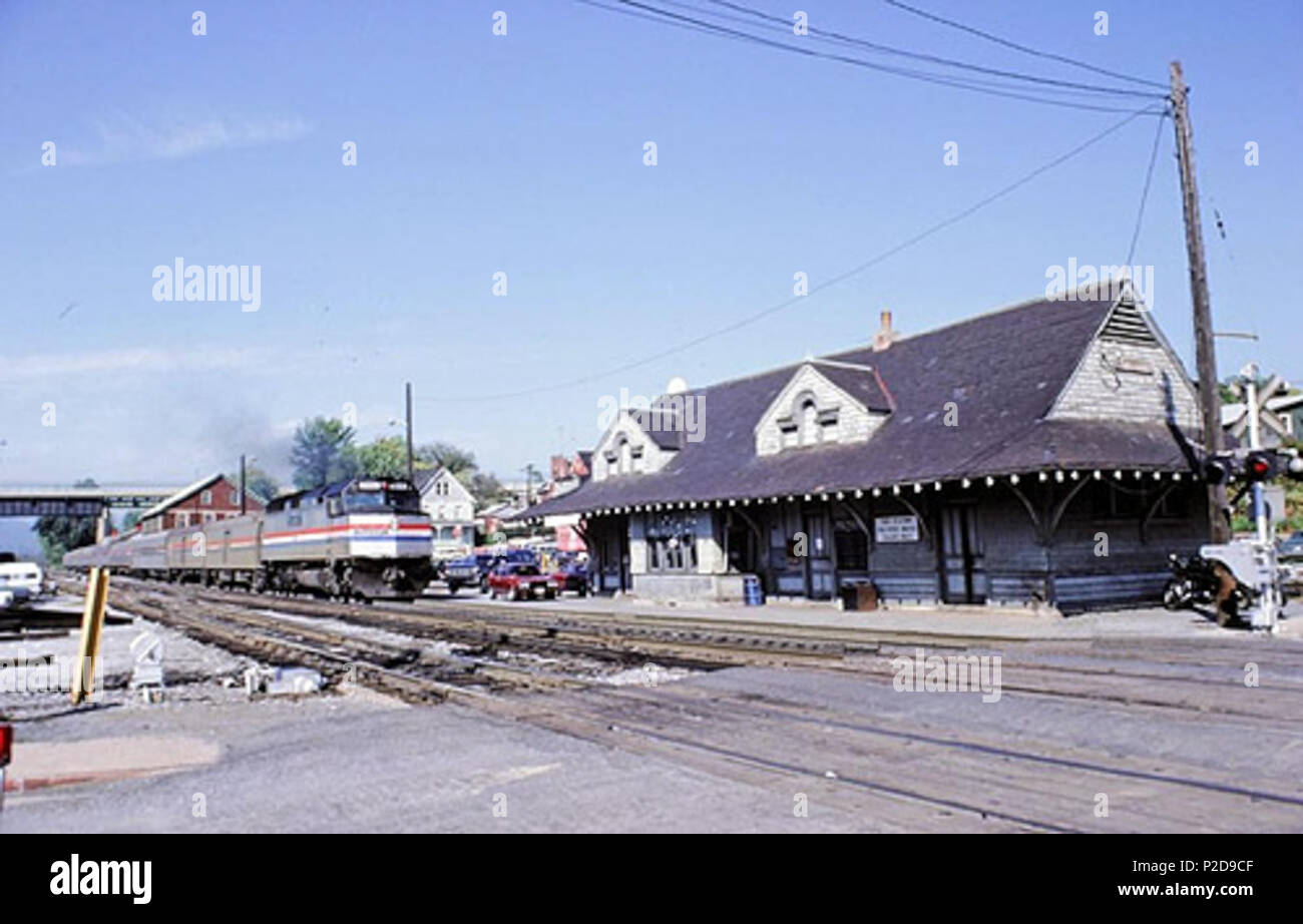 . Anglais : le Capitol Limited passe par la station du Nouveau-Brunswick en octobre 1984 . Prise en octobre 1984. Hikki Nagasaki 11 Capitol Limited au Nouveau-Brunswick, octobre 1984 Banque D'Images