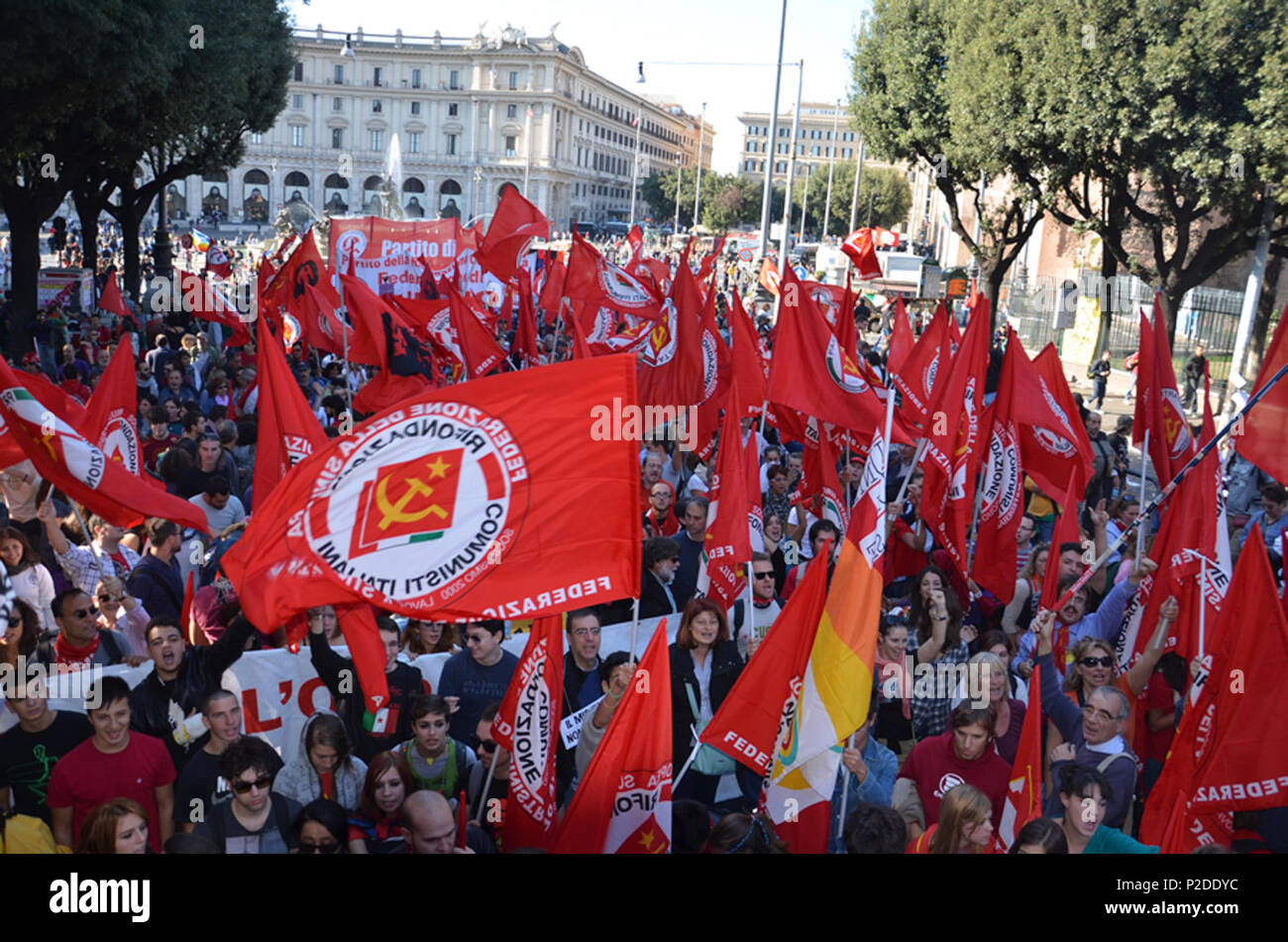. Italiano : della Manifestazione del FdS 2011 . 12 octobre 2011. Partito della Rifondazione Comunista 33 Manifestazione2011fds Banque D'Images