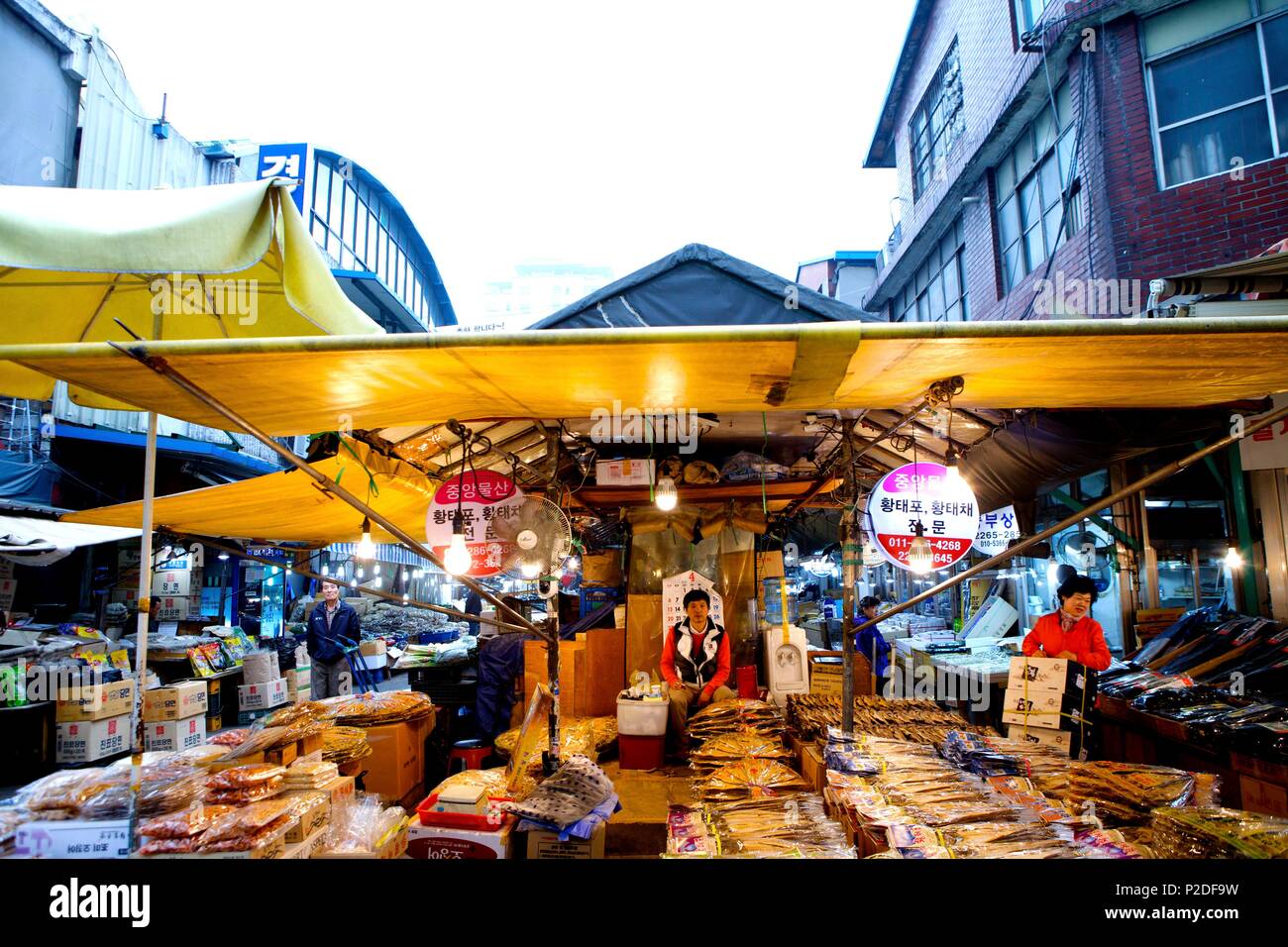 La Corée du Sud, Séoul, marché du poisson séché Banque D'Images
