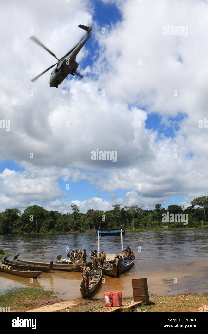 France, Guyane (département d'outre-mer), Maripasoula, Camp Lunier, BAO, 9e RIMa Base avancée à Maripasoula sur le Maroni Banque D'Images