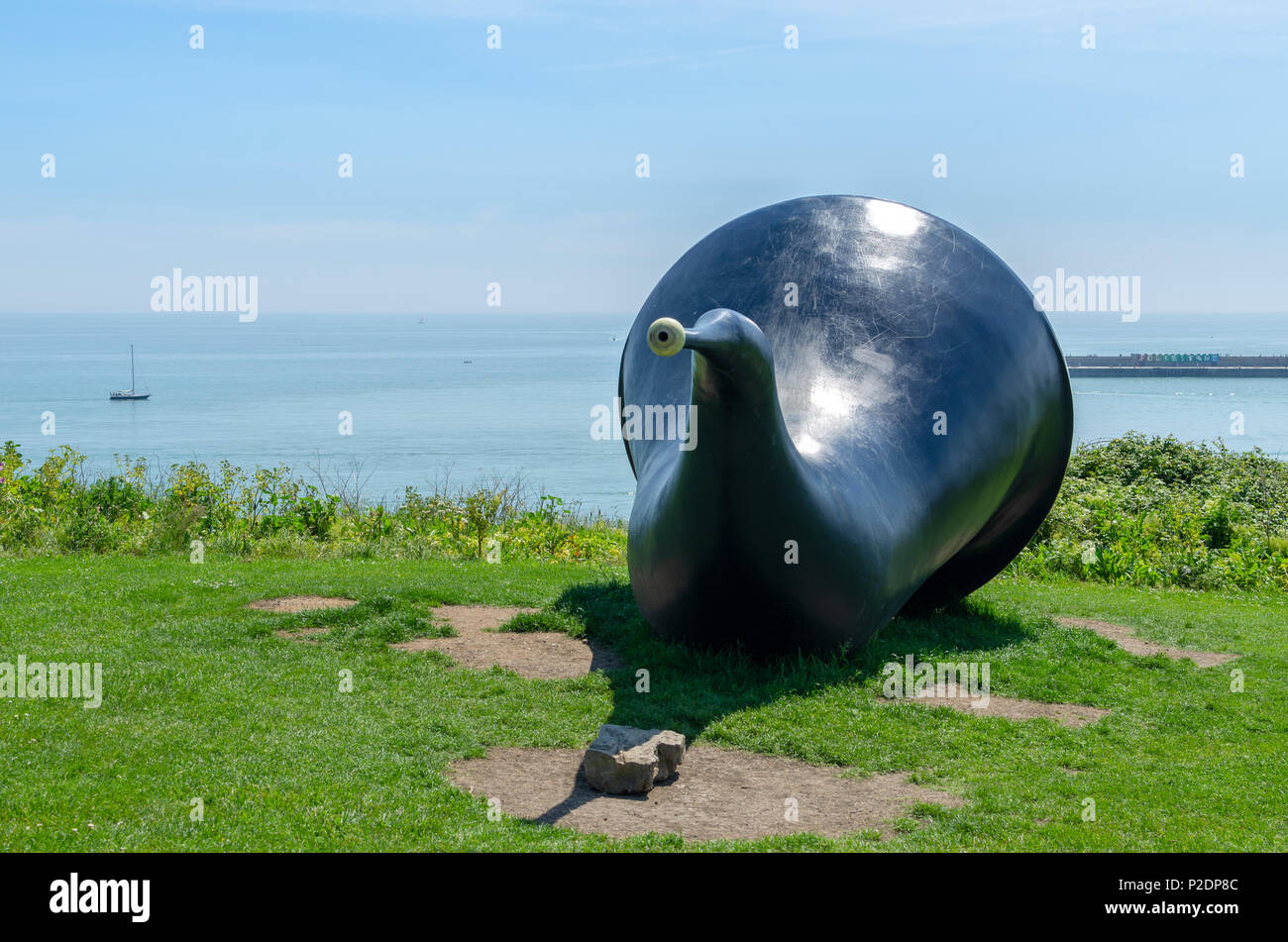La sirène à Coquelles par la Manche dans le Kent sur une journée d'été. Créé par Marc Schmitz et Dolgor Ser-Od pour la triennale de Folkestone 2017. Banque D'Images
