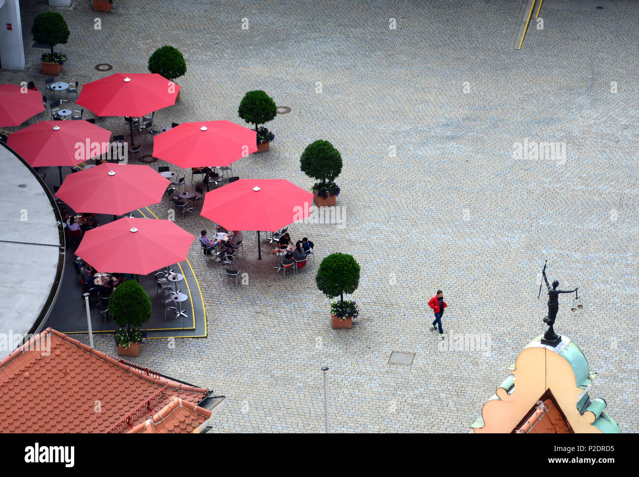 Place de la ville, vue à l'Est de l'Pfeifturm, Ingolstadt, Bavière, Allemagne Banque D'Images