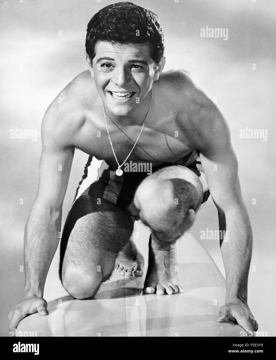 Titre original : BEACH PARTY. Titre en anglais : BEACH PARTY. Film Réalisateur : William ASHER. Année : 1963. Stars : Frankie Avalon. Crédit : AMERICAN INTERNATIONAL PICTURES / Album Banque D'Images