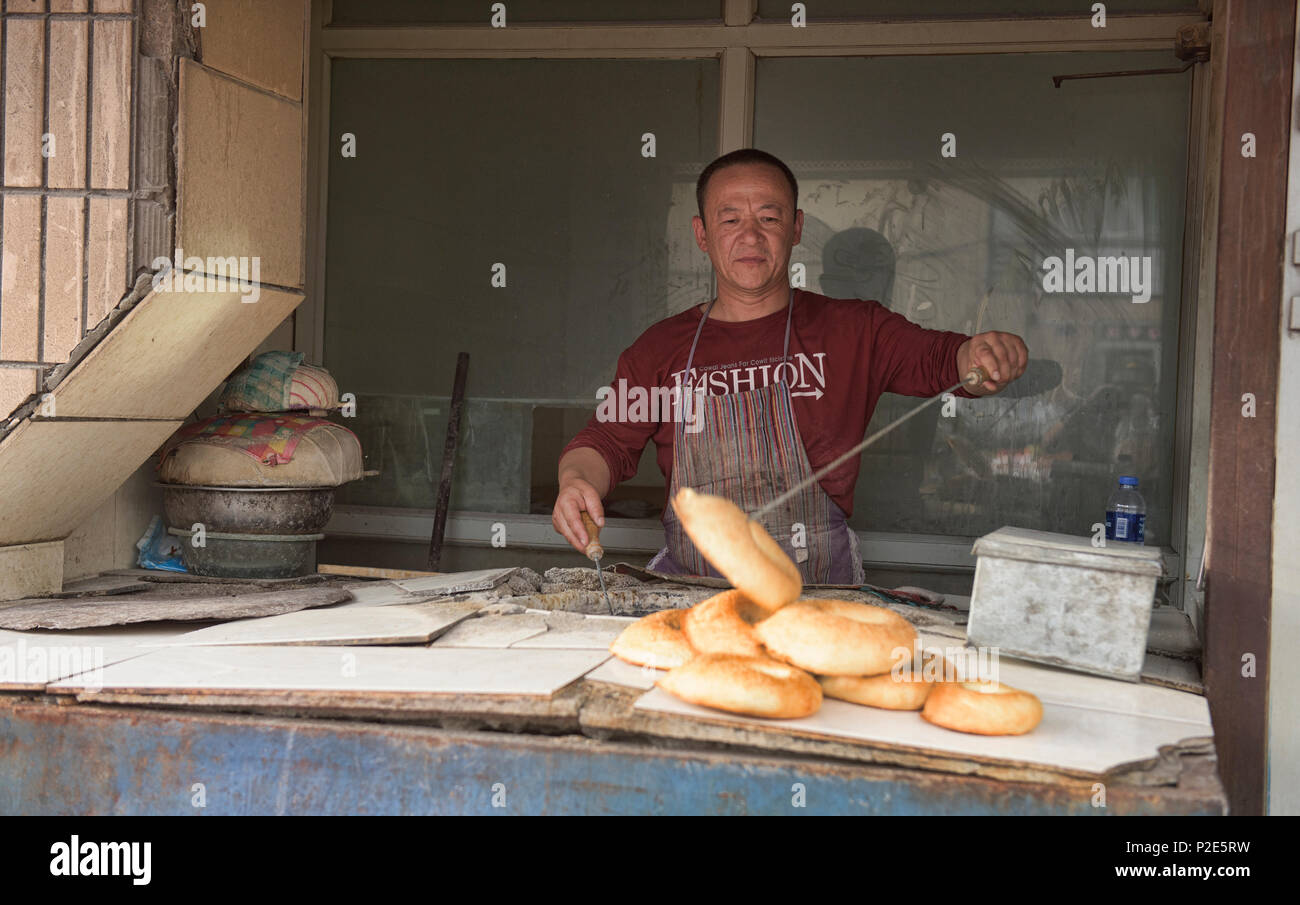 Nan fraîchement cuits, ouïgour, pain plat Buerjin, Chine, Xinjiang, Chine Banque D'Images