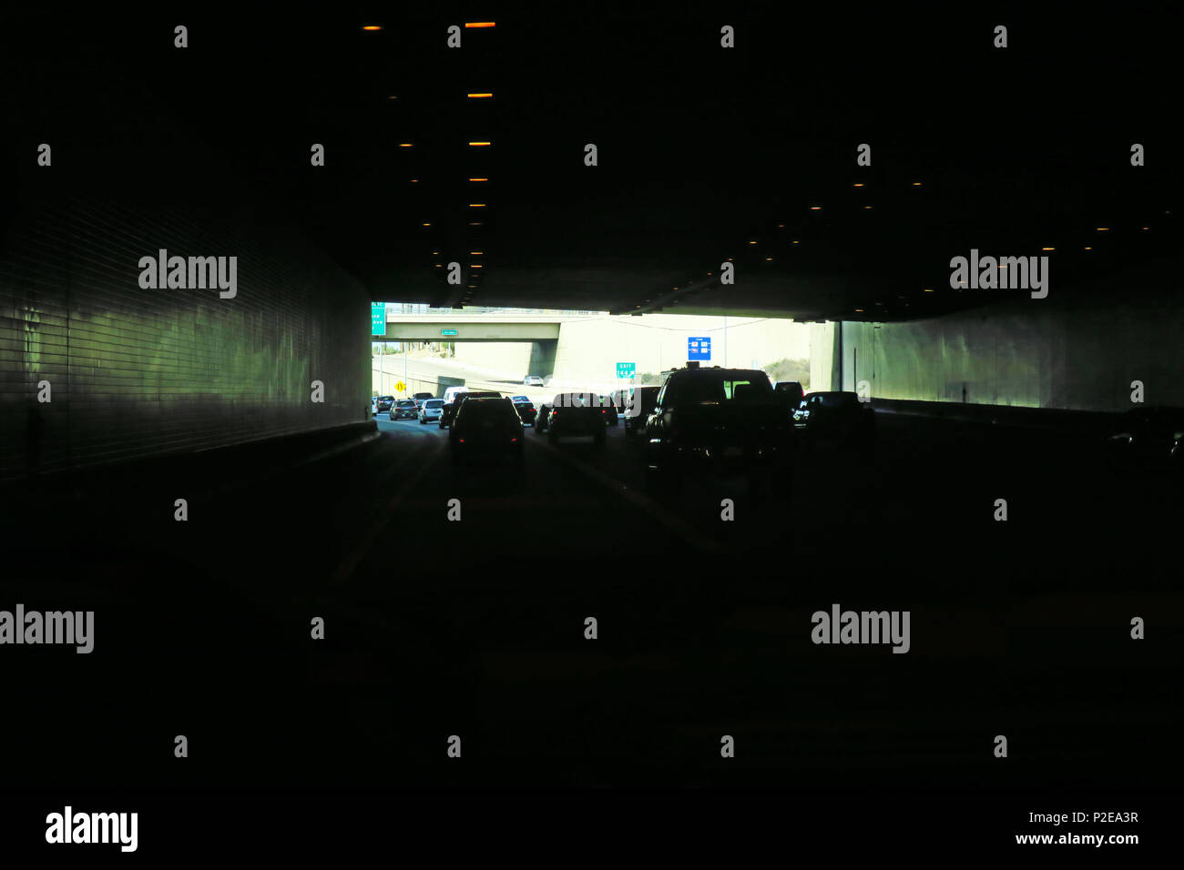 La lumière au bout d'un tunnel. Concept. Banque D'Images