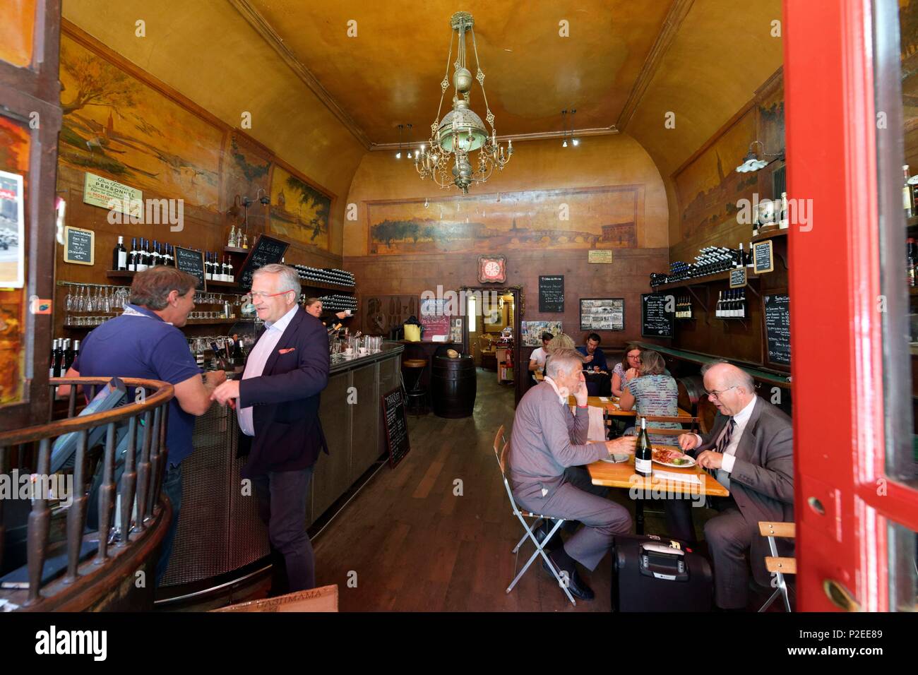 France, Haute Garonne, Toulouse, rue des tourneurs, Au Pere Louis, l'un des plus anciens vins de Toulouse Banque D'Images