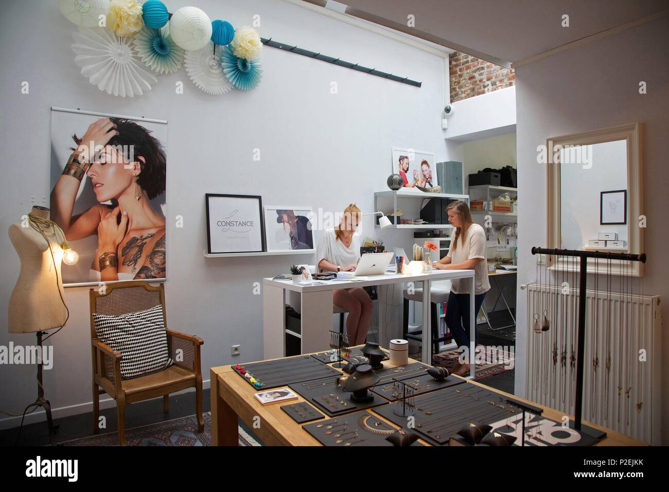 France, Nord, Lille, atelier boutique du créateur de bijoux Constance L  Photo Stock - Alamy
