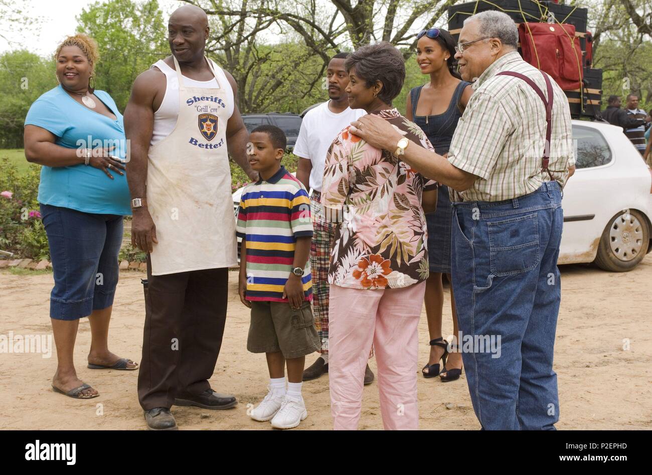 Titre original : Bienvenue Accueil, Roscoe Jenkins. Titre en anglais : WELCOME HOME, Roscoe Jenkins. Directeur de film : Malcolm D. Lee. Année : 2008. Stars : MICHAEL CLARKE DUNCAN, James Earl Jones, Margaret AVERY, JOY BRYANT MARTIN LAWRENCE ; ; Damani Roberts ; LIZ MIKEL. Credit : SPYGLASS ENTERTAINMENT/STUBER/PARENT/UNIVERSAL PICTURES / LEE, David / Album Banque D'Images