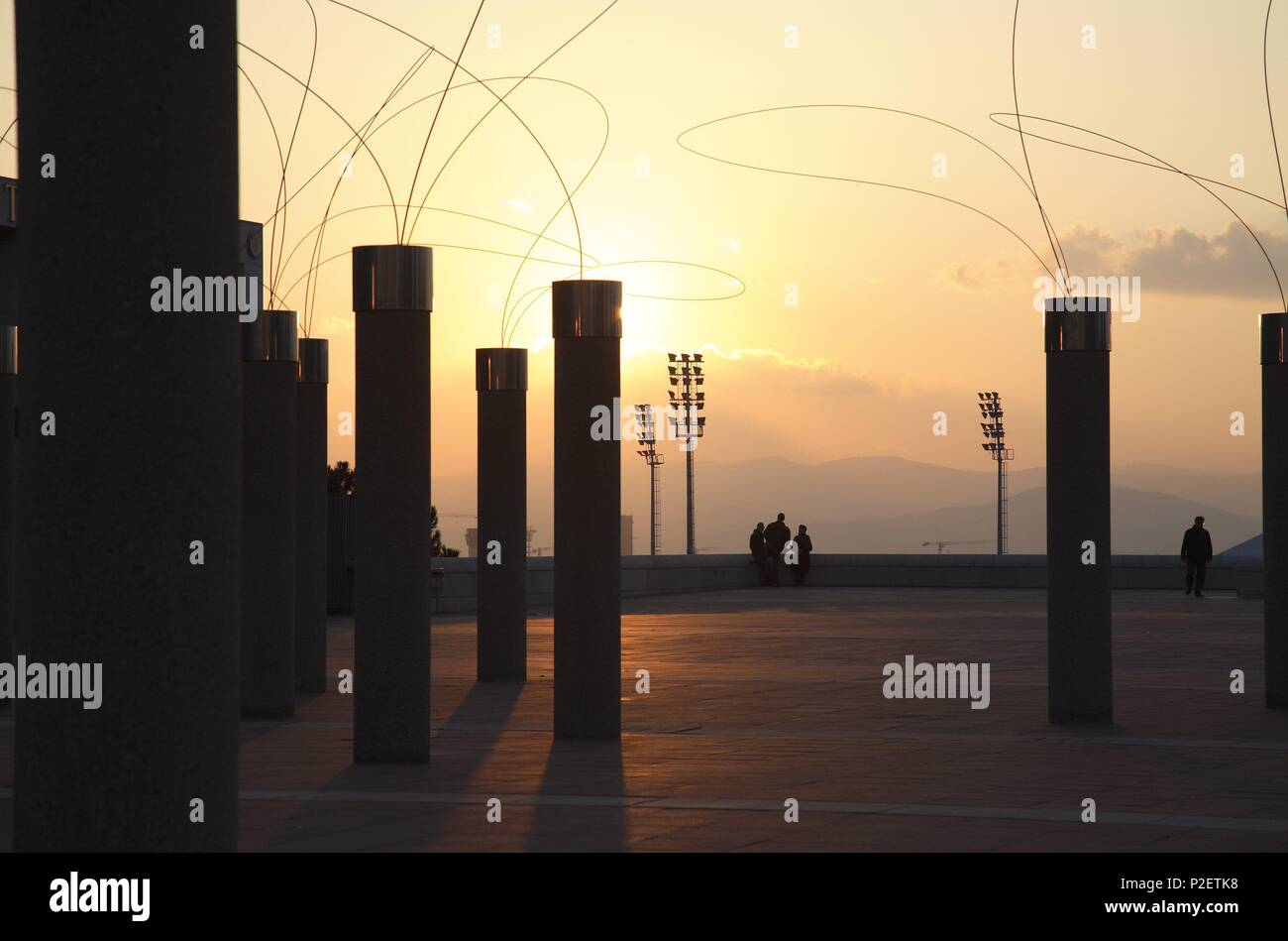 Espagne - Catalogne - Barcelonés (district) - Barcelone. Barcelone (capitale) ; explanada del Palau Sant Jordi con esculturas. Banque D'Images