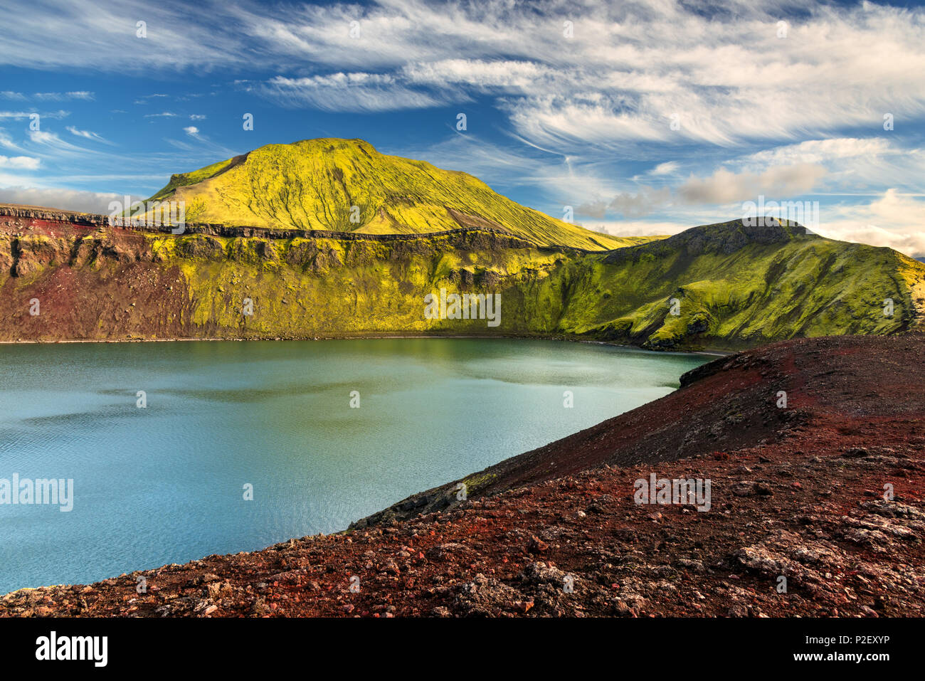 Hnauspollur, cratère, lac, montagne, Rhylolite, volcan, Islande, Europe Banque D'Images