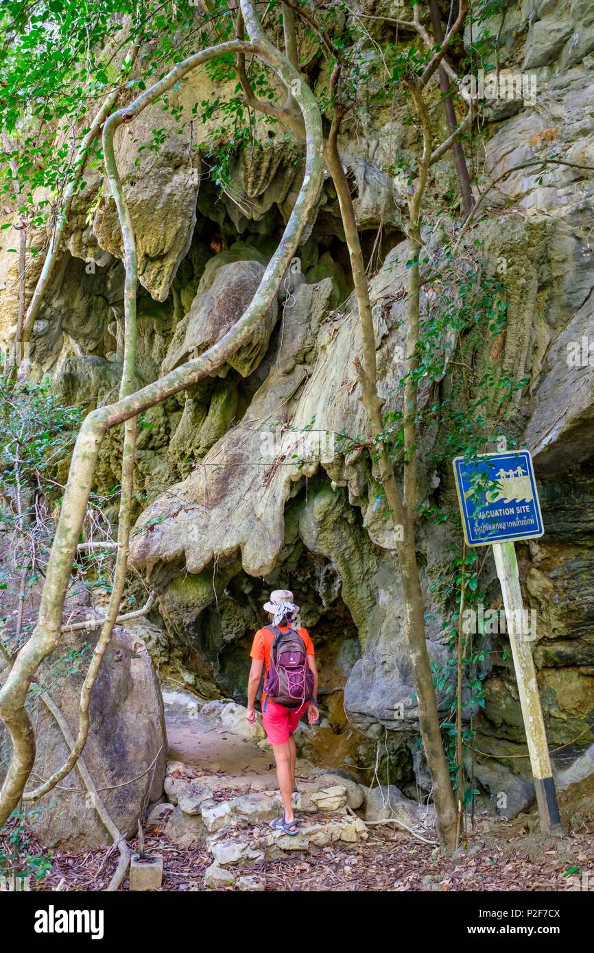 La Thaïlande, province de Phang Nga, Parc national marin de Tarutao, Ko Tarutao island, randonnées aux pieds Boo (falaise ou à Bu) Banque D'Images