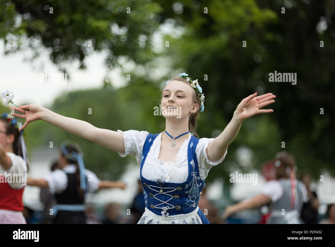 Frankenmuth, Michigan, USA - Le 10 juin 2018 Membres de l'Frankenmuth dance centre effectuer le maypole dance durant la fête bavaroise. Banque D'Images