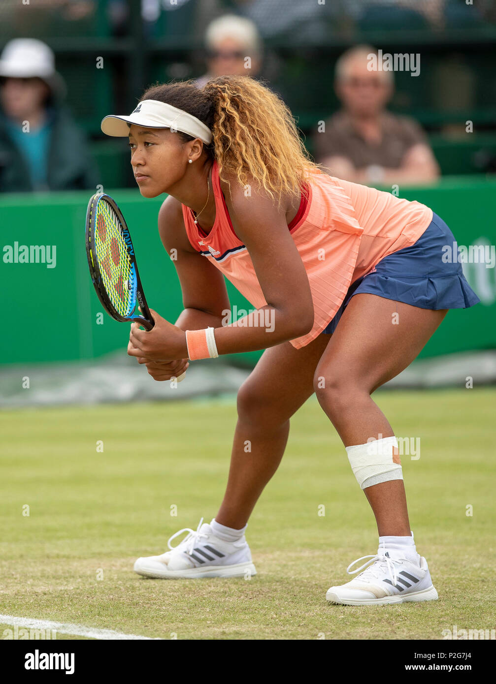 Centre de tennis de Nottingham, Nottingham, Royaume-Uni. 15 Juin, 2018. La Nature Valley Open de tennis ; Naomi Osaka (JPN) attend de retourner dans son quart de finale contre Mihaela Buzarnescu (ROU) Credit : Action Plus Sport/Alamy Live News Banque D'Images