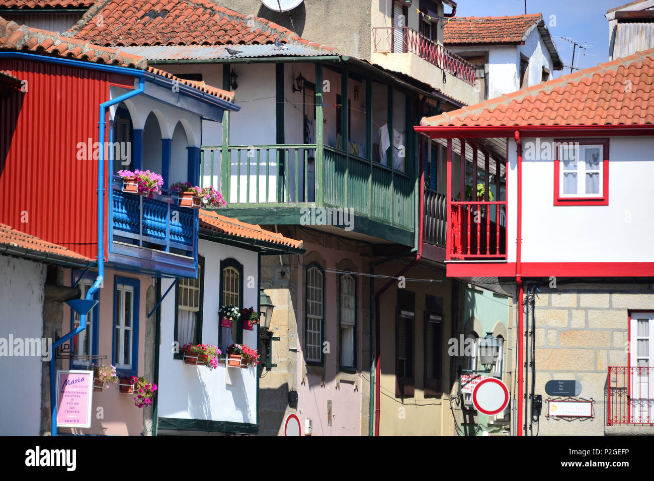 Maisons colorées à Chaves, Tras-os-Montes, Notheast-Portugal, Portugal Banque D'Images
