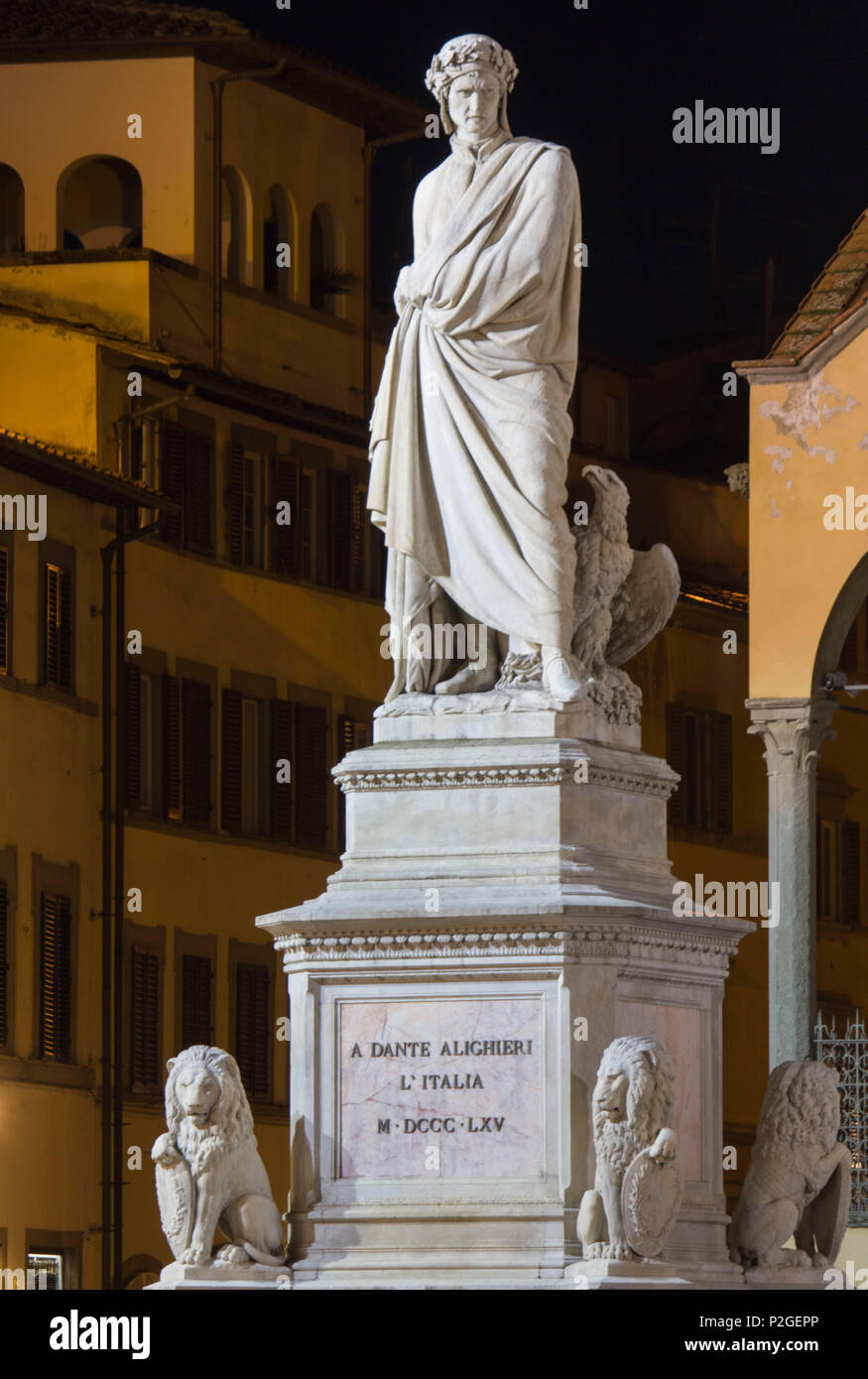 FLORENCE, ITALIE - 29 octobre 2015 : près de la statue de Dante Alighieri de Florence, Italie Banque D'Images