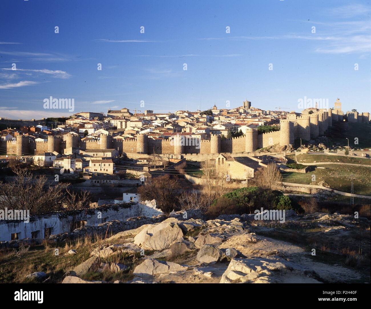 Ávila, provincia de España en la Comunidad Autónoma de Castilla y León. Vista general de la ciudad con el Recinto amurallado del médiévale s. XI. Banque D'Images