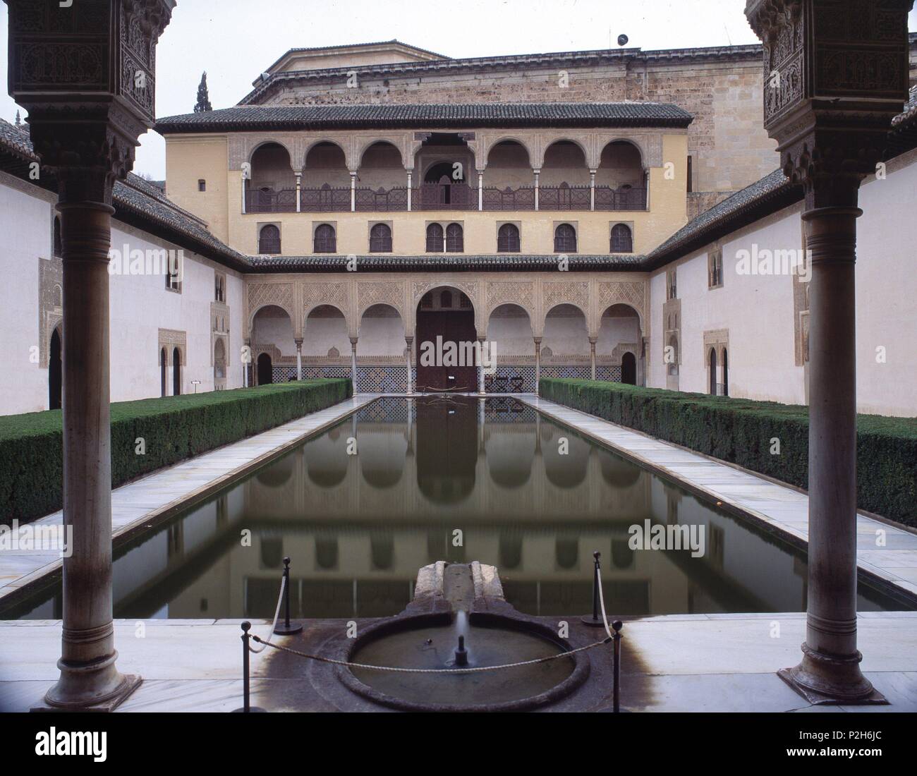 La Alhambra de Granada. Un patio. Granada, España. Banque D'Images