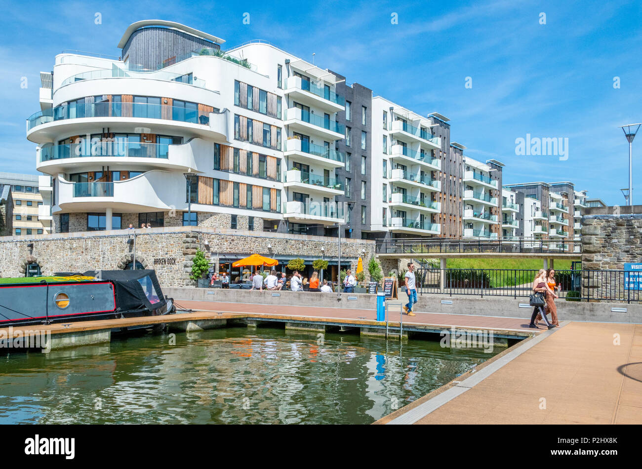 Appartements élégants sur le front de mer de port flottant du Bristol UK Banque D'Images