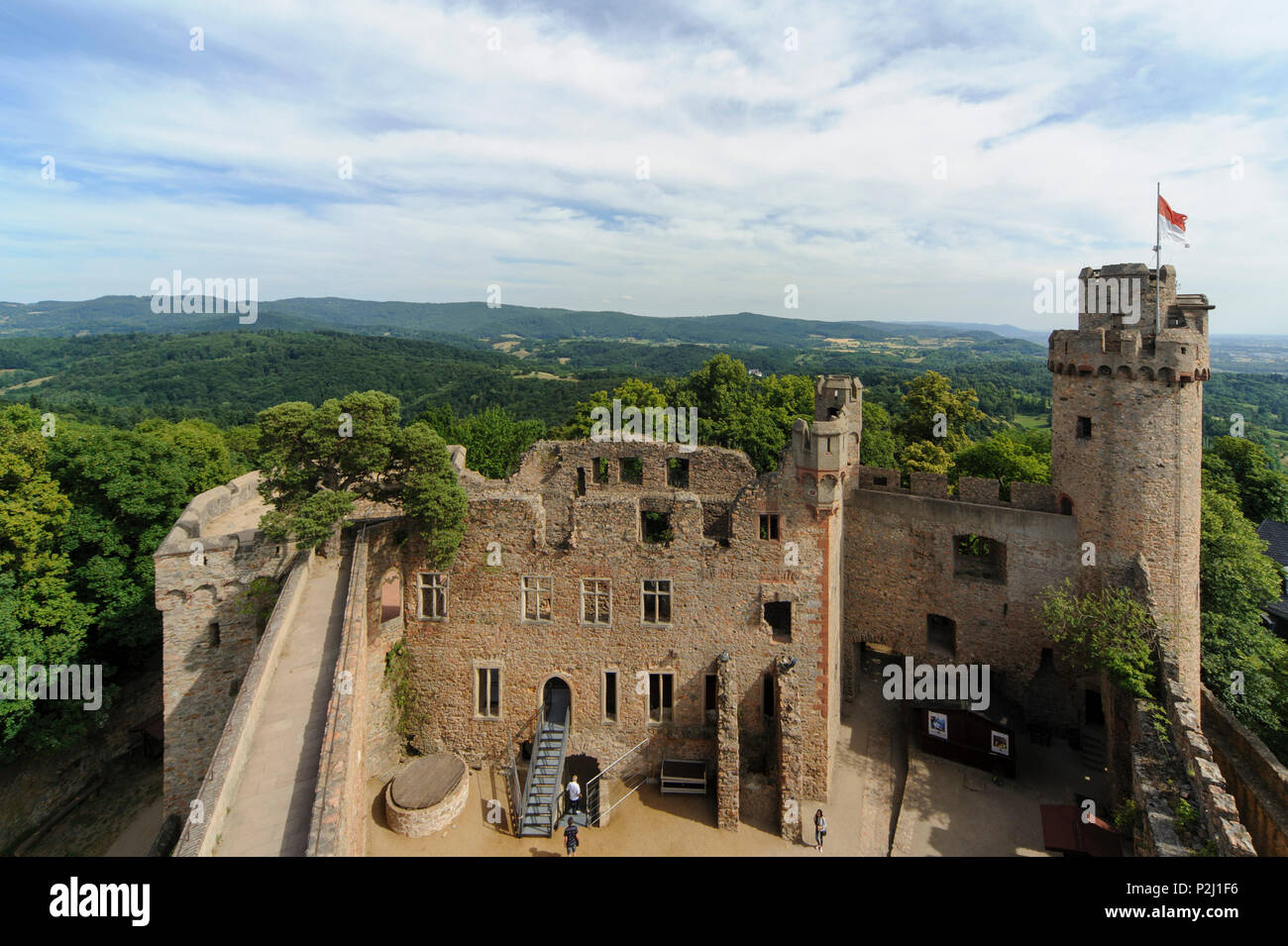 Ruines du château d'Auerbach, vue vers l'Odenwald, Bensheim, Bergstrasse, Hesse, Allemagne Banque D'Images