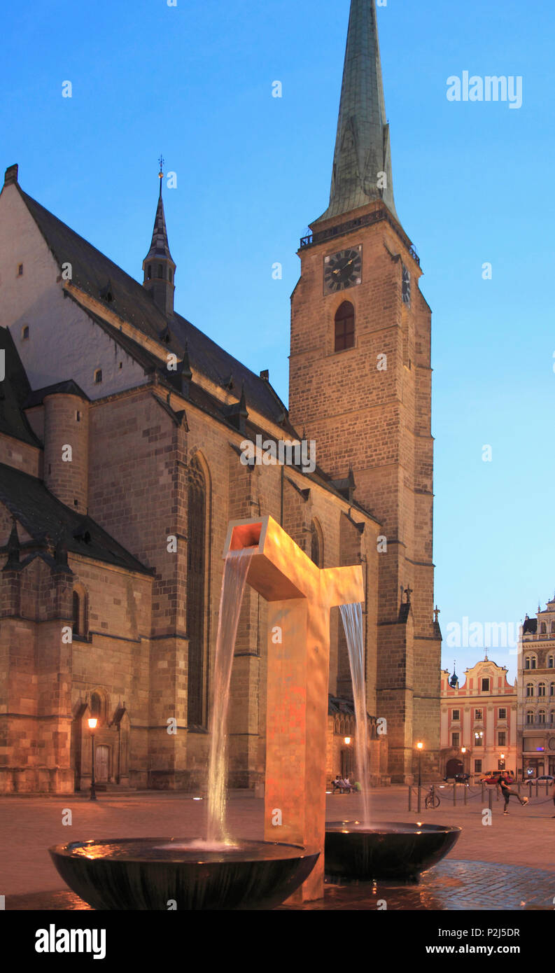 République tchèque, Plzen, Pilsen, Place de la République, la cathédrale de St Barthélemy, Banque D'Images