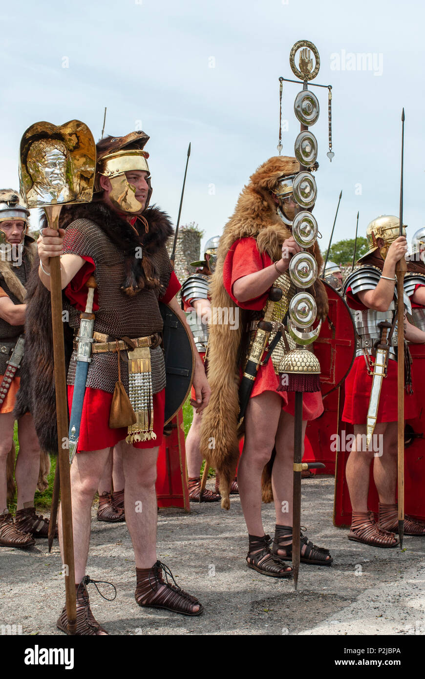 Romains en Grande-Bretagne ! Re-enactment soldats à Portchester Castle, Hampshire, Royaume-Uni Banque D'Images