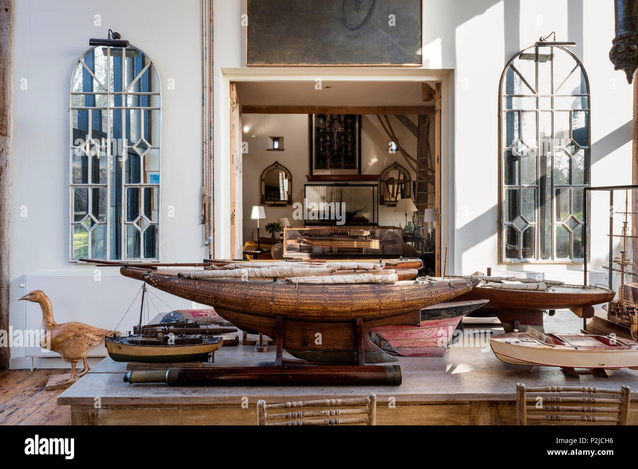 Architectes Maquettes bateaux coques avec 1890 Crittal à Sussex windows grange convertie Banque D'Images