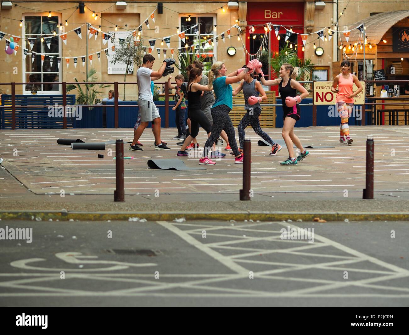 Boxing fitness class Banque de photographies et d’images à haute ...