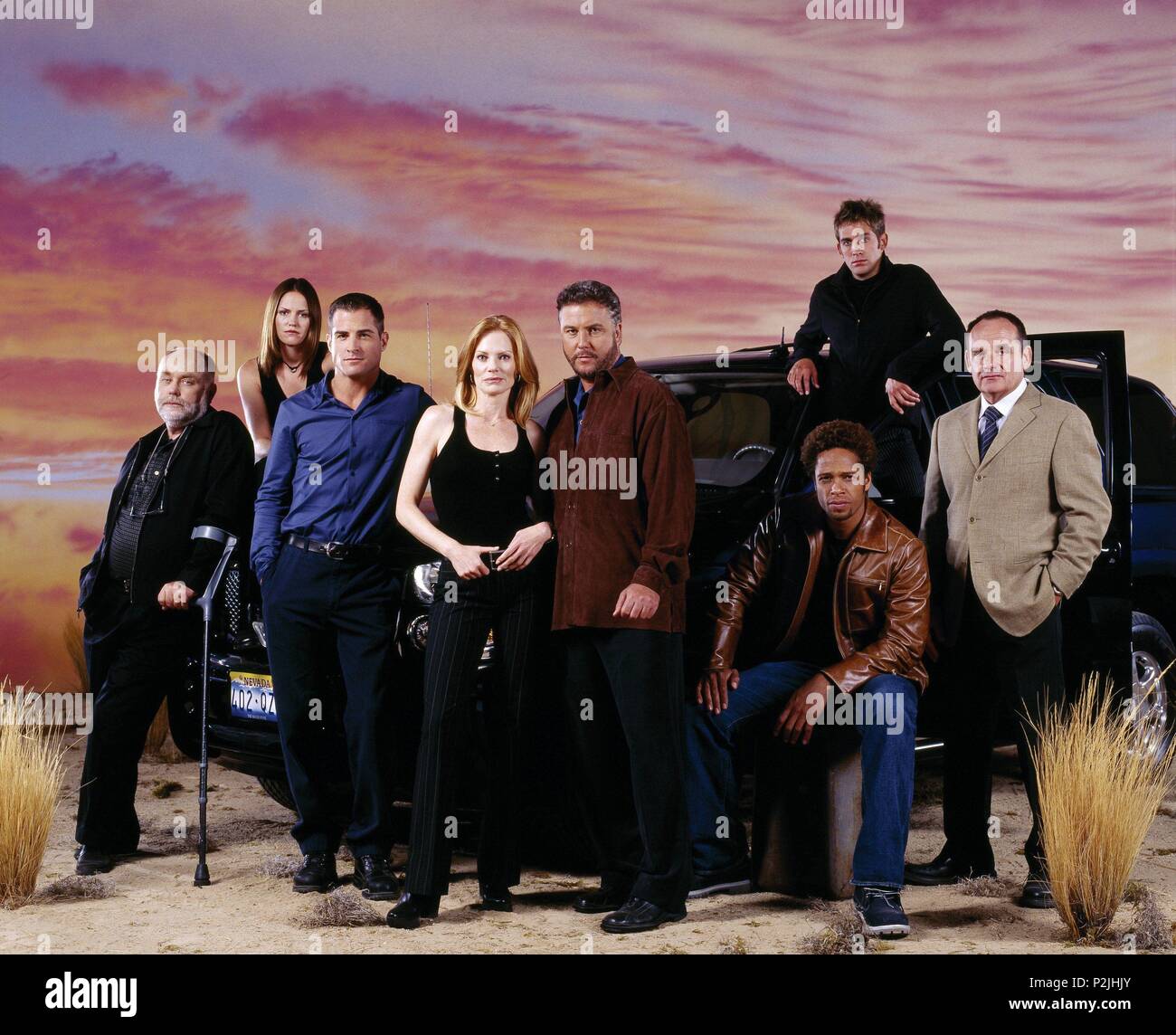 Titre original : CSI : Crime Scene Investigation-TV. Titre en anglais : CSI : Crime Scene Investigation. Année : 2000. Stars : Paul GUILFOYLE, MARG HELGENBERGER, GARY DOURDAN, WILLIAM PETERSEN, ROBERT DAVID HALL, ERIC SZMANDA, GEORGE EADS, JORJA FOX. Credit : CBS Television / Album Banque D'Images