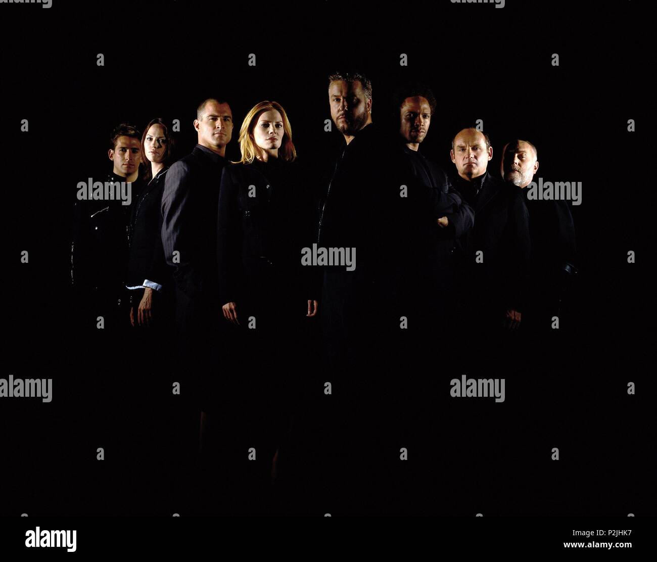 Titre original : CSI : Crime Scene Investigation-TV. Titre en anglais : CSI : Crime Scene Investigation. Année : 2000. Stars : Paul GUILFOYLE, MARG HELGENBERGER, GARY DOURDAN, WILLIAM PETERSEN, ROBERT DAVID HALL, ERIC SZMANDA, GEORGE EADS, JORJA FOX. Credit : CBS Television / Album Banque D'Images