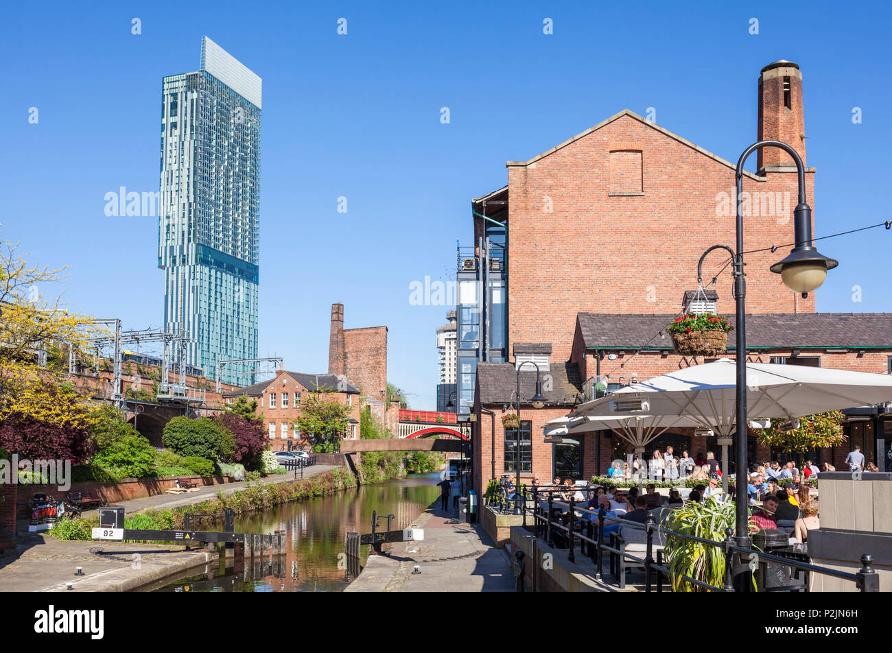 Angleterre Angleterre Manchester Greater Manchester centre-ville centre-ville vue de la beetham tower et canal de Bridgewater de halage du canal de Manchester uk Banque D'Images