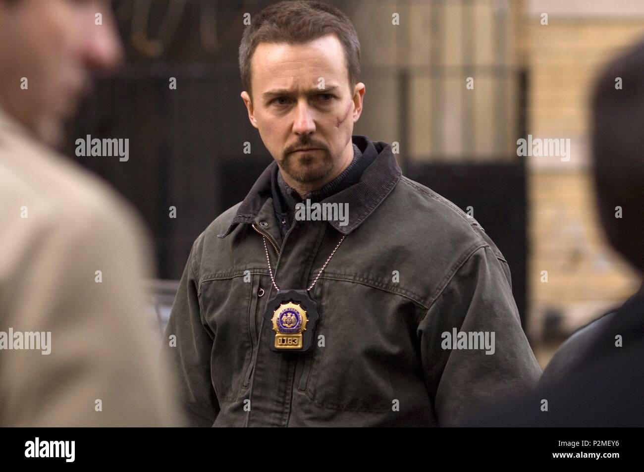 Titre original : l'ORGUEIL ET LA GLOIRE. Titre en anglais : l'ORGUEIL ET LA GLOIRE. Film Réalisateur : Gavin O'Connor. Année : 2008. Stars : EDWARD NORTON. Credit : New Line Cinema / WILSON, GLEN / Album Banque D'Images