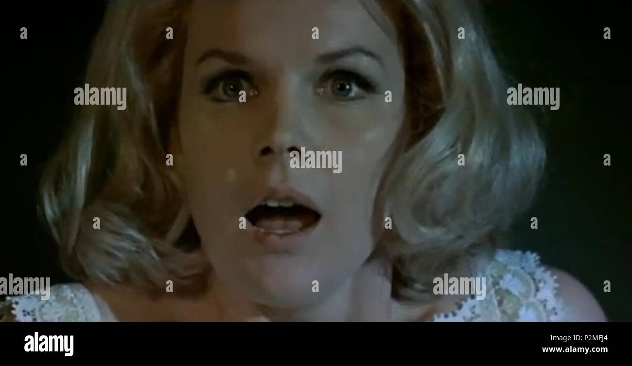 . Italiano : Screenshot dal trailer del film Il dolce corpo di Deborah (1968) di Romolo Guerrieri . 25 février 2013. L'original uploader a été Pakdooik à l'italien . 40 Il dolce corpo di Deborah Banque D'Images