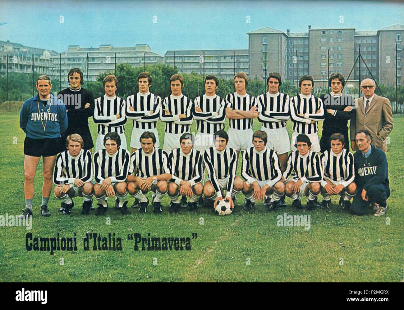 Italiano : La rosa e lo tecnico della squadra Primavera personnel della  Juventus nella stagione 1971-72, en posa al Campo di Torino Combi ; si,  dans riconoscono pied : l'allenatore Bizzotto