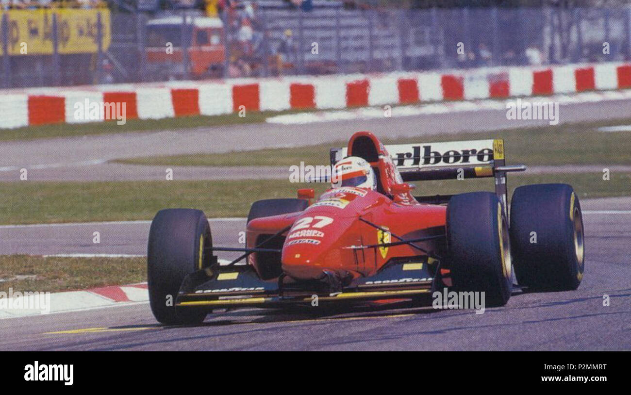 . Nicola Larini : anglais sur Ferrari 412T1 1994 au Grand Prix de Saint-Marin à Imola Italiano : Nicola Larini su Ferrari 412T1 al Gran Pemio di San Marino 1994 Imola un . 1 mai 1994. 65 Nicola Larini inconnu sur Ferrari 412T1 à Imola 1994 Banque D'Images