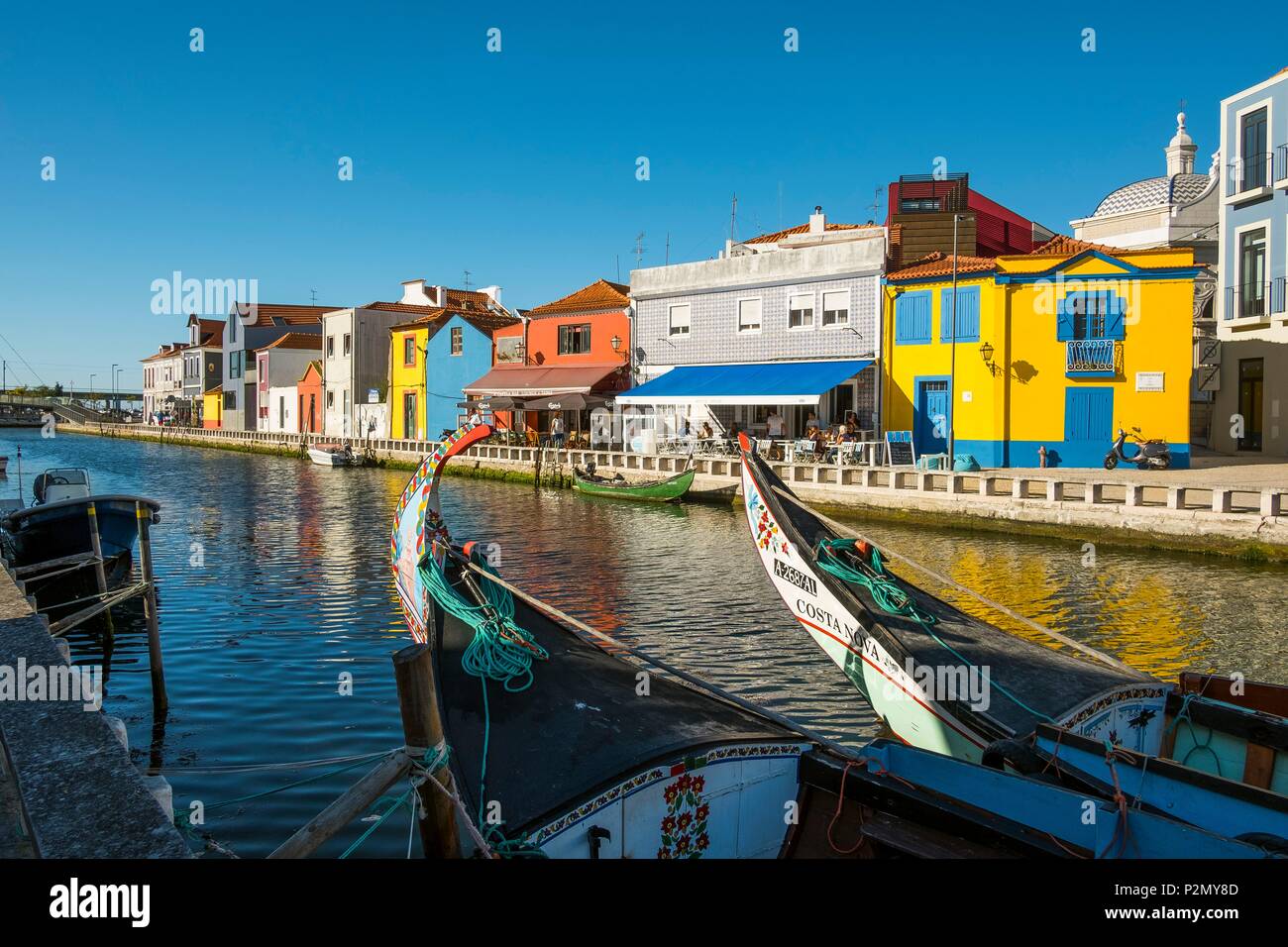 Portugal, région Centre, Aveiro, la petite Venise du Portugal les moliceiros, embarcations traditionnelles propres à la région qui ont été utilisés pour récolter l'algue Banque D'Images