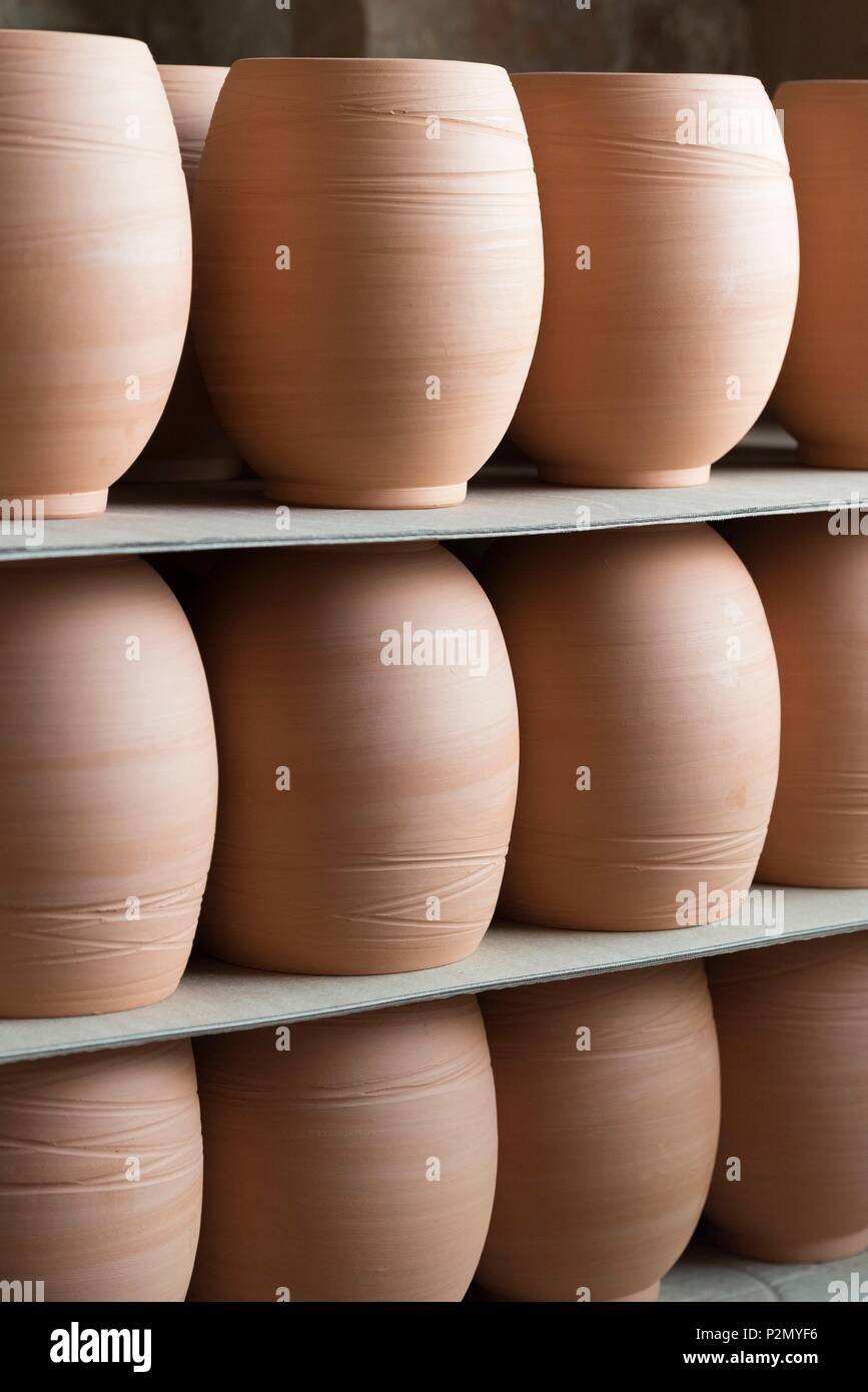 La France, Tarn, Albi, les poteries d'Albi étiqueté Entreprise du Patrimoine Vivant Banque D'Images