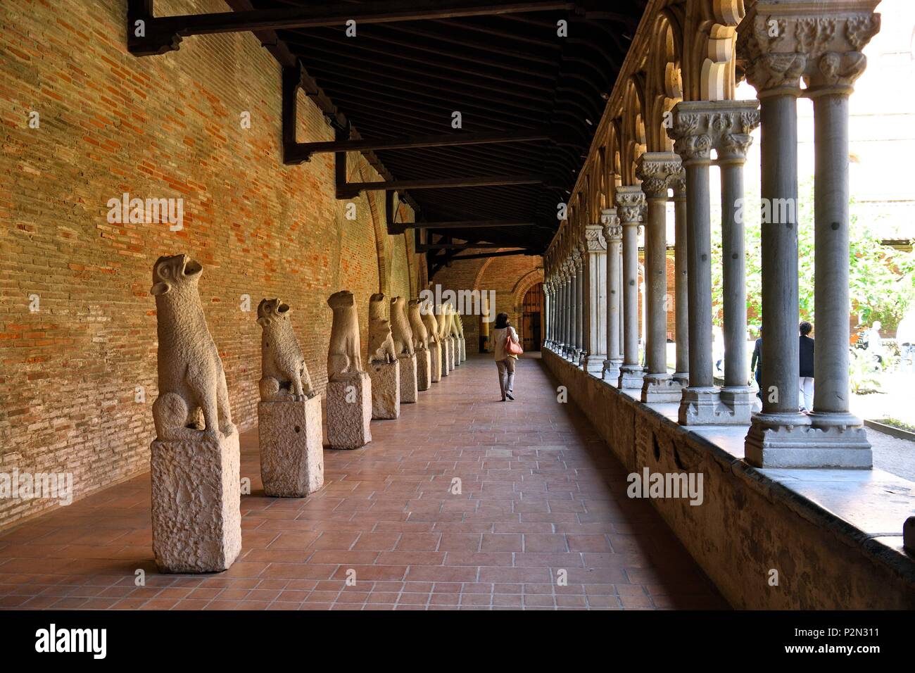 France, Haute Garonne, Toulouse, musée des Augustins dans l'ancien couvent des Augustins, le cloître, les gargouilles du monastère des Cordeliers, 13e siècle Banque D'Images