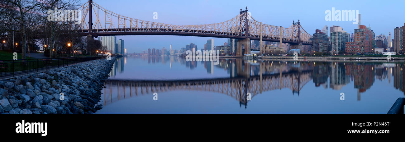 USA, American, New York, Long Island City, Queens, Queensboro Bridge, East River Banque D'Images